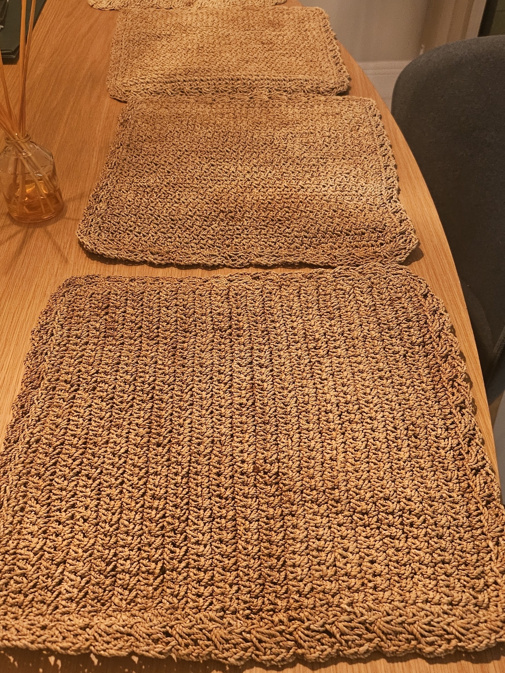 Set of 6 Woven Placemats – 4 Natural Fiber + 2 Silver Canutillo Accent Placemat